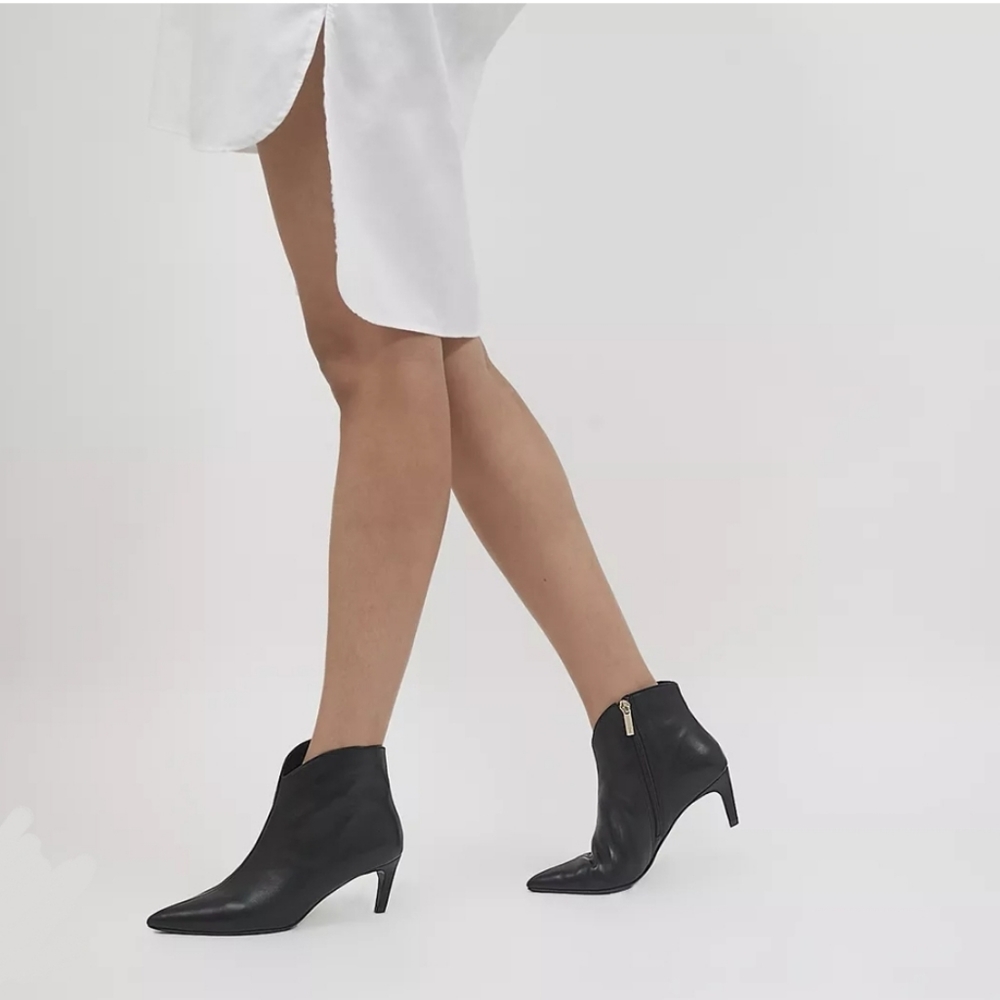 Edgy Chic Ted Baker London Red Leather Booties - Picture 16 of 16